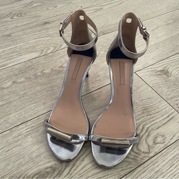 New Stuart Weitzman Cylinder Sandal Ice Blue Specchio Leather Size 9 - Picture 2 of 6